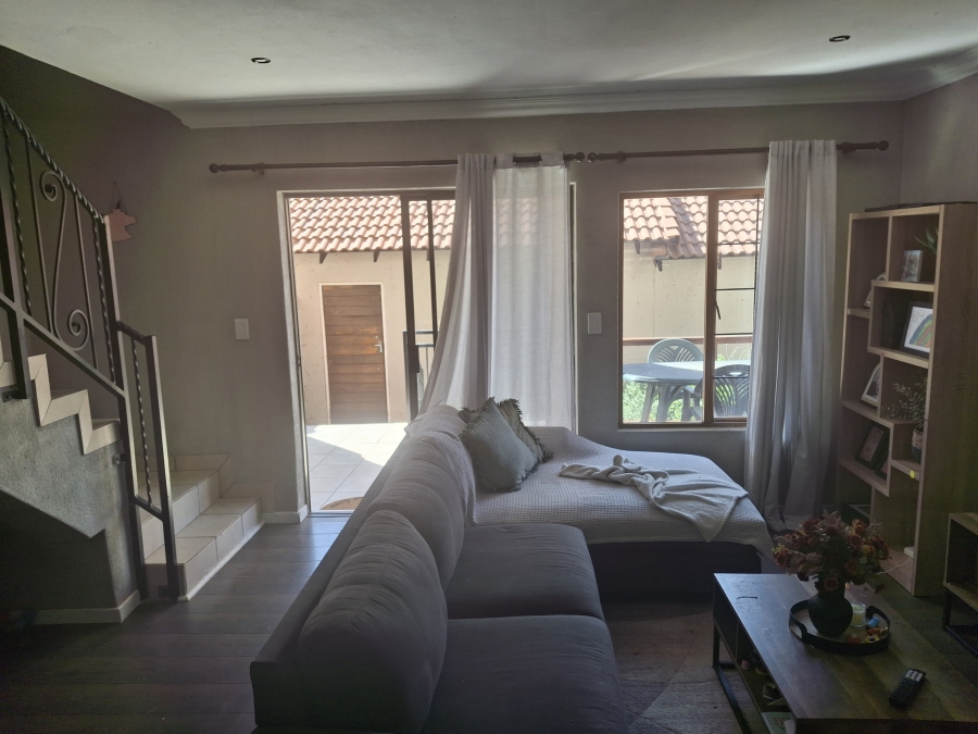 To Let 2 Bedroom Property for Rent in Country View Estate Gauteng