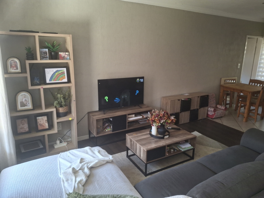 To Let 2 Bedroom Property for Rent in Country View Estate Gauteng