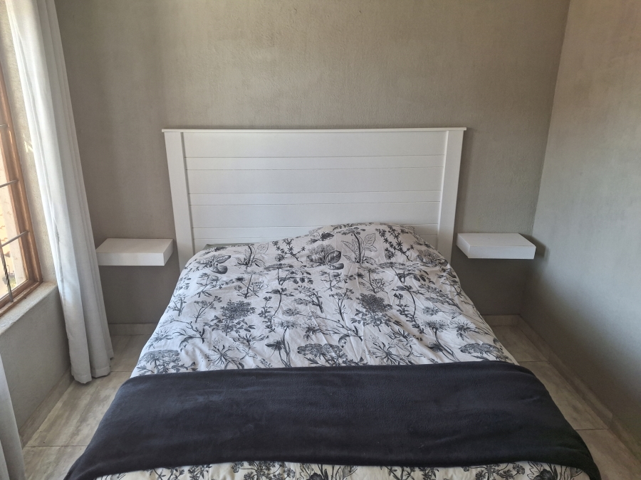 To Let 2 Bedroom Property for Rent in Country View Estate Gauteng