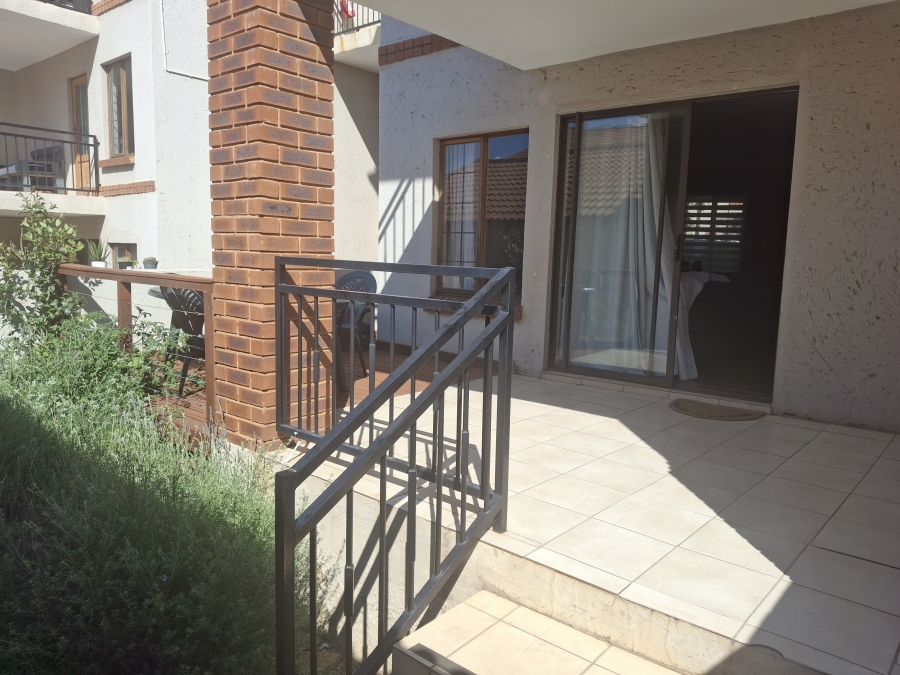 To Let 2 Bedroom Property for Rent in Country View Estate Gauteng