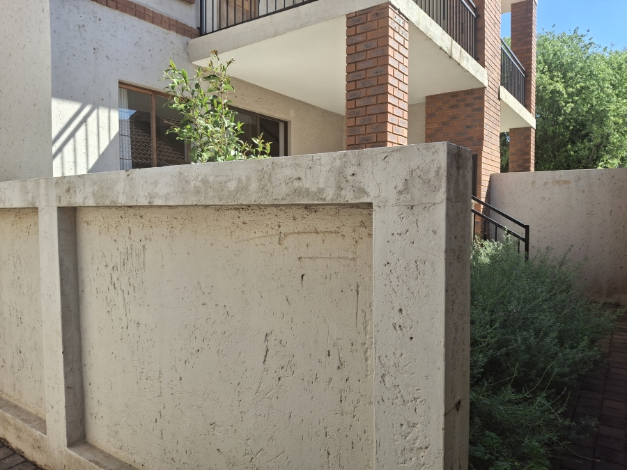 To Let 2 Bedroom Property for Rent in Country View Estate Gauteng