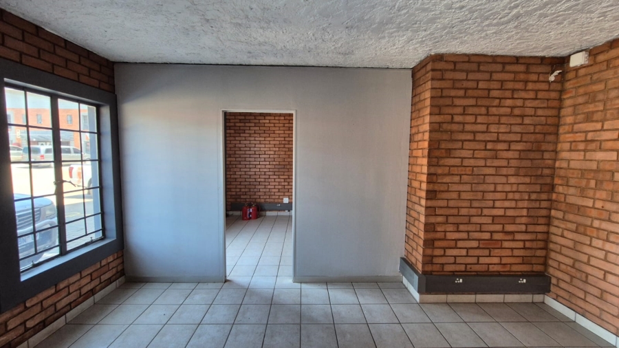 To Let Commercial Property for Rent in Hennopspark Gauteng
