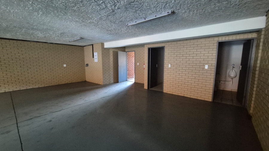To Let Commercial Property for Rent in Hennopspark Gauteng