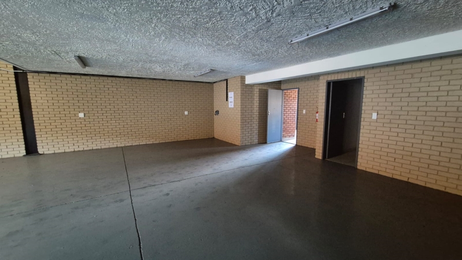 To Let Commercial Property for Rent in Hennopspark Gauteng