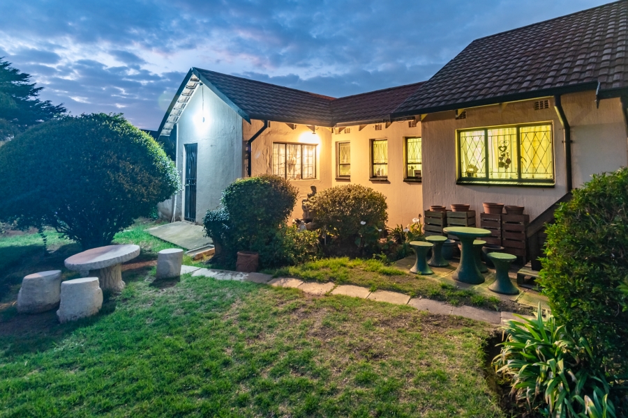 4 Bedroom Property for Sale in Fleurhof Gauteng