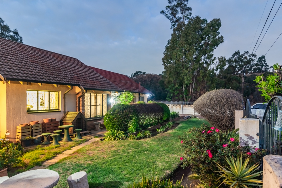 4 Bedroom Property for Sale in Fleurhof Gauteng
