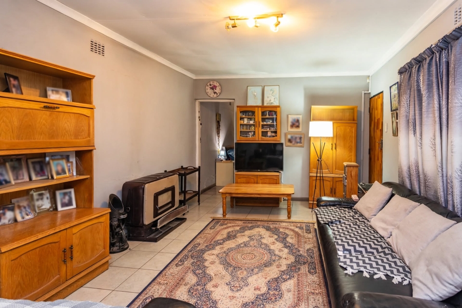 4 Bedroom Property for Sale in Fleurhof Gauteng