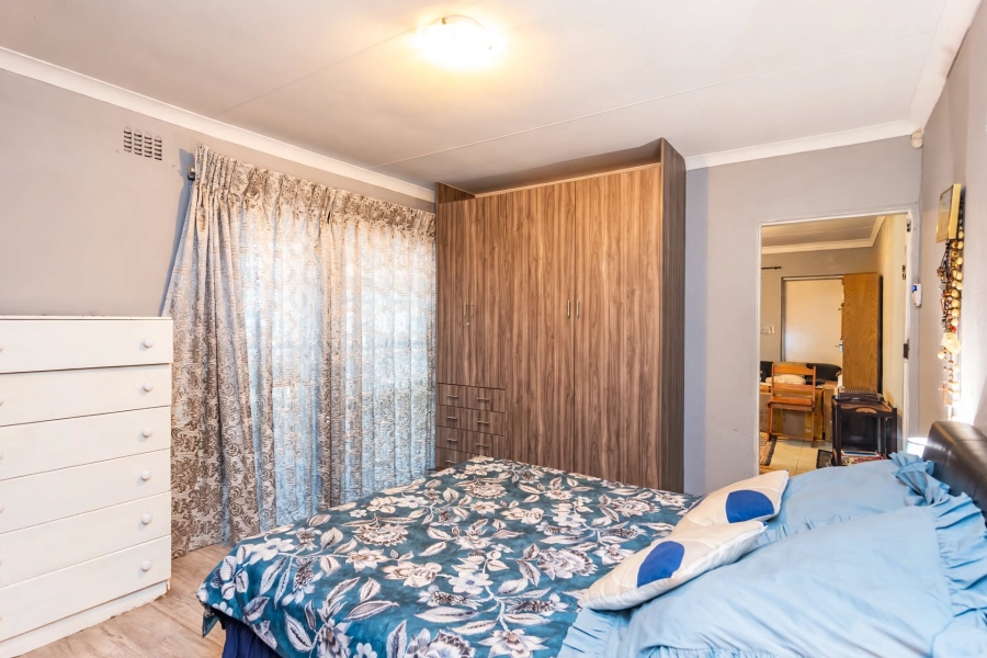 4 Bedroom Property for Sale in Fleurhof Gauteng
