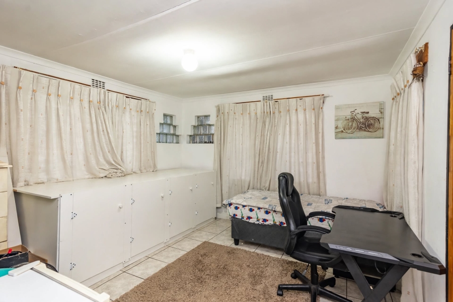 4 Bedroom Property for Sale in Fleurhof Gauteng