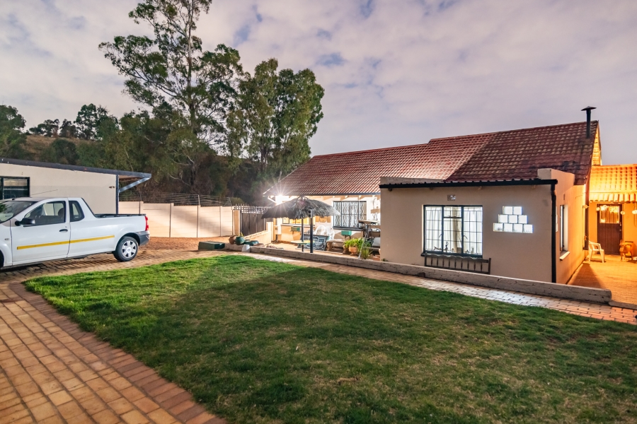 4 Bedroom Property for Sale in Fleurhof Gauteng