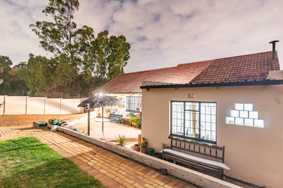4 Bedroom Property for Sale in Fleurhof Gauteng