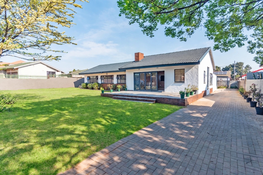 4 Bedroom Property for Sale in Horison Park Gauteng