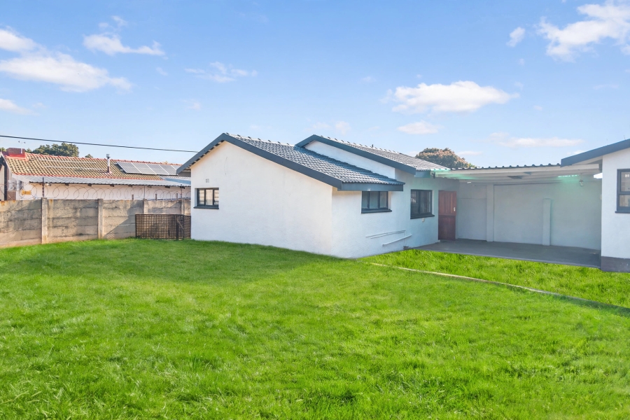 4 Bedroom Property for Sale in Horison Park Gauteng