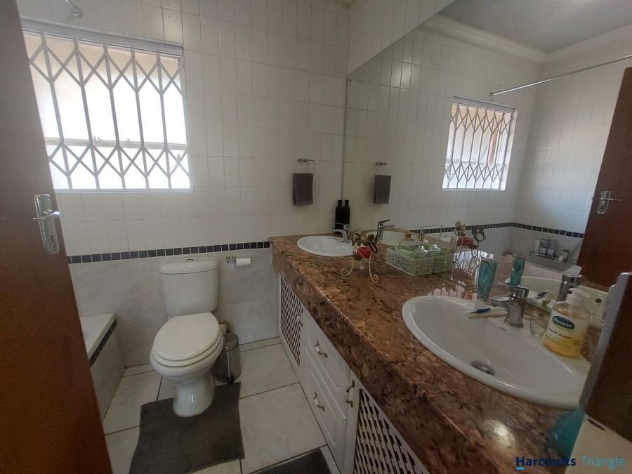 3 Bedroom Property for Sale in Three Rivers Proper Gauteng