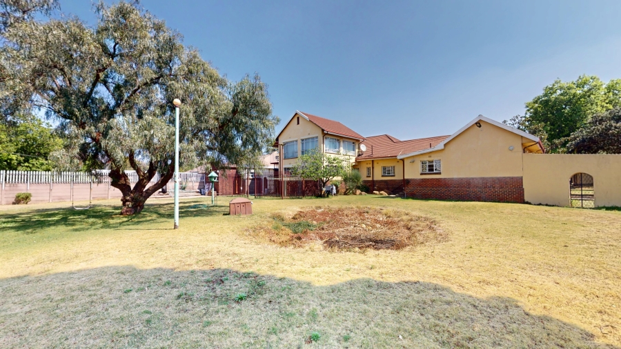 5 Bedroom Property for Sale in Lambton Gauteng