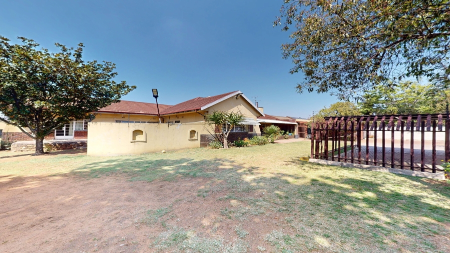 5 Bedroom Property for Sale in Lambton Gauteng