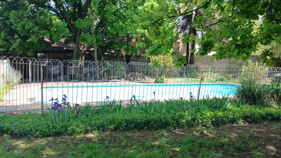 6 Bedroom Property for Sale in Plantation Gauteng