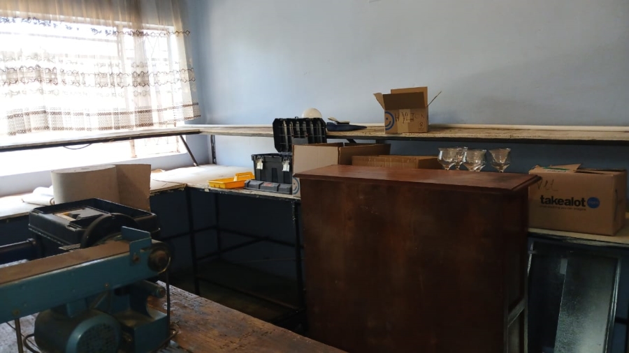 6 Bedroom Property for Sale in Plantation Gauteng