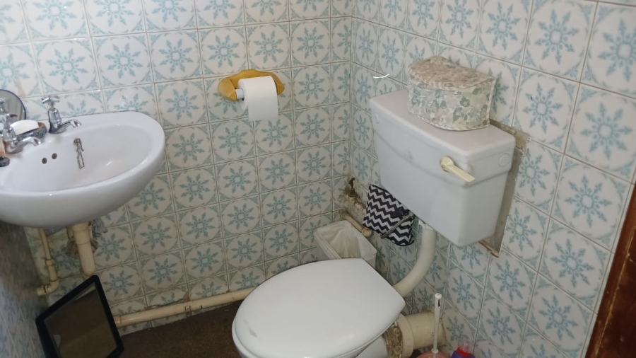 6 Bedroom Property for Sale in Plantation Gauteng