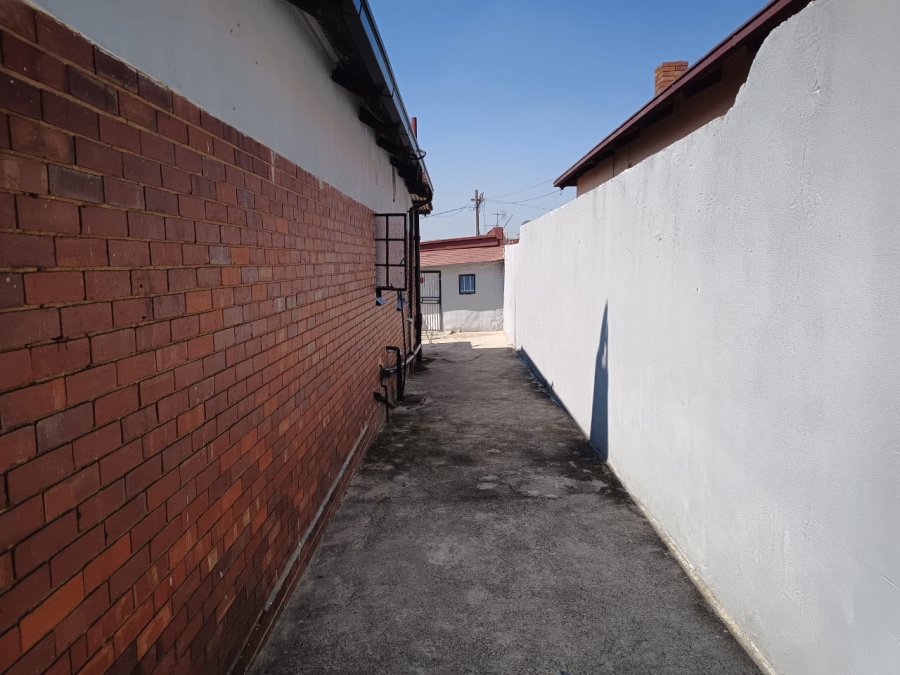 4 Bedroom Property for Sale in Rosettenville Gauteng