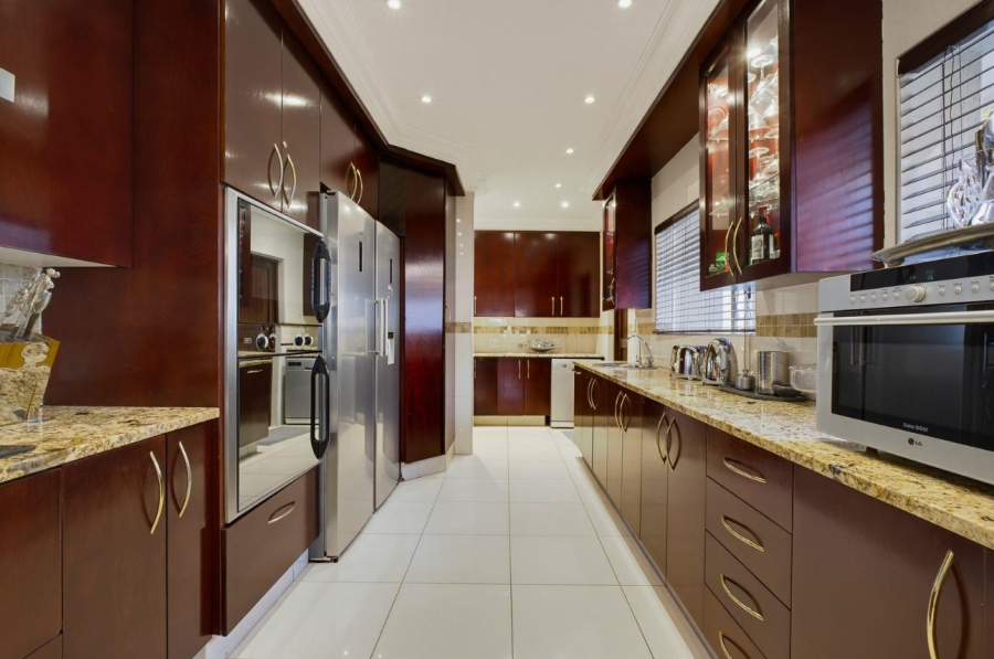 To Let 4 Bedroom Property for Rent in Bedfordview Gauteng