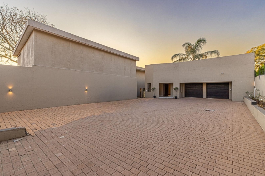 To Let 4 Bedroom Property for Rent in Bedfordview Gauteng