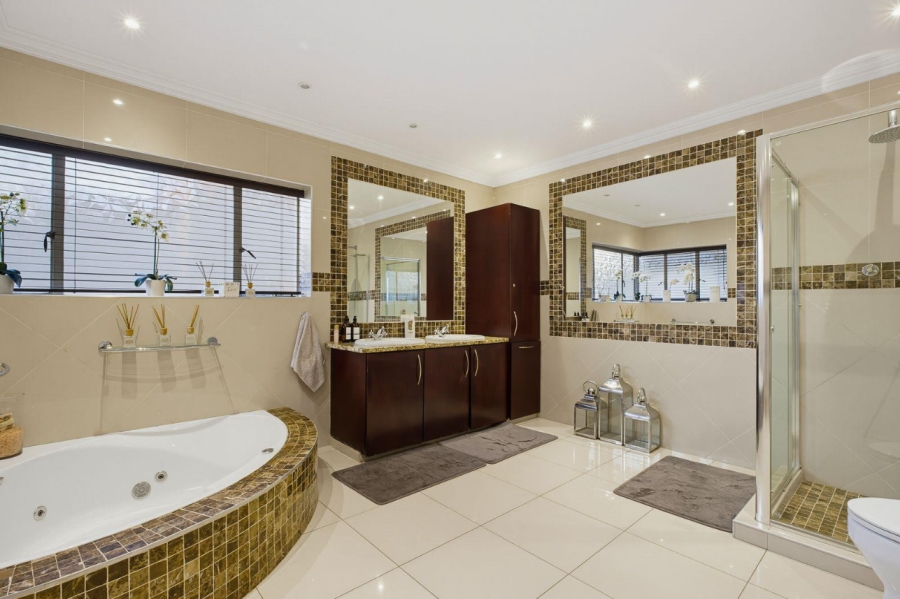To Let 4 Bedroom Property for Rent in Bedfordview Gauteng