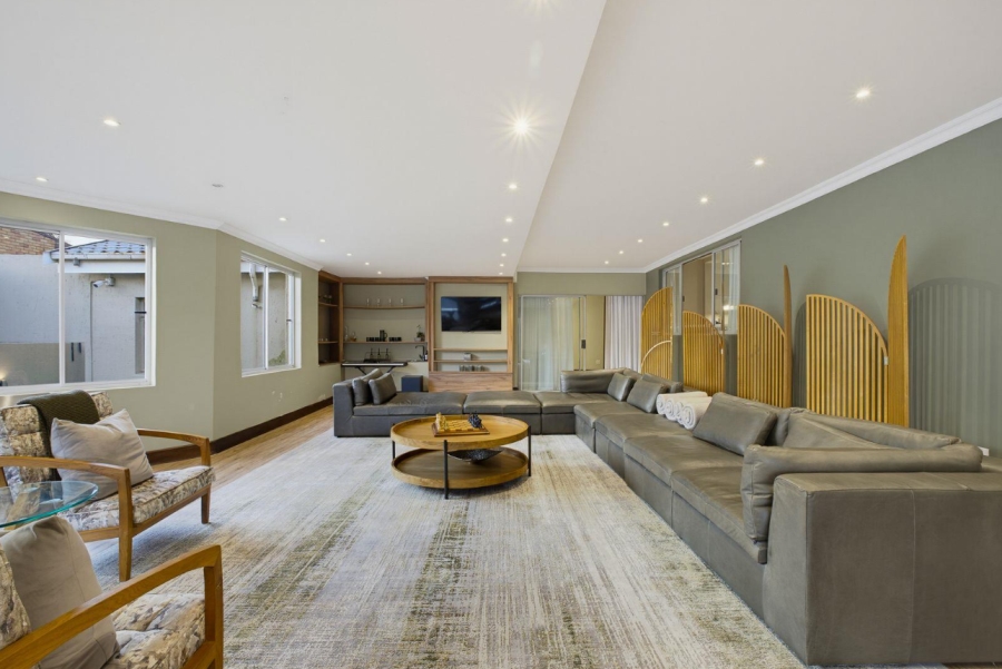 To Let 4 Bedroom Property for Rent in Bedfordview Gauteng