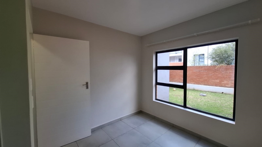 1 Bedroom Property for Sale in Lombardy Estate Gauteng
