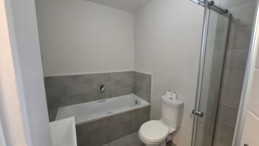 1 Bedroom Property for Sale in Lombardy Estate Gauteng