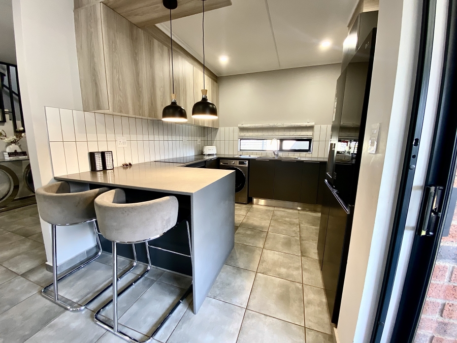 4 Bedroom Property for Sale in Lotus Gardens Gauteng