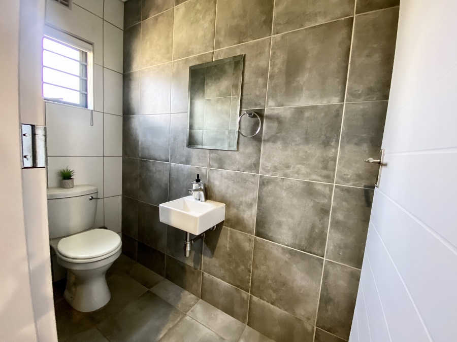 4 Bedroom Property for Sale in Lotus Gardens Gauteng