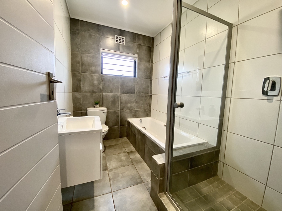 4 Bedroom Property for Sale in Lotus Gardens Gauteng