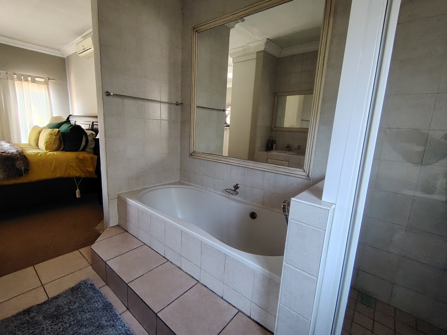 4 Bedroom Property for Sale in Kameeldrift East Gauteng