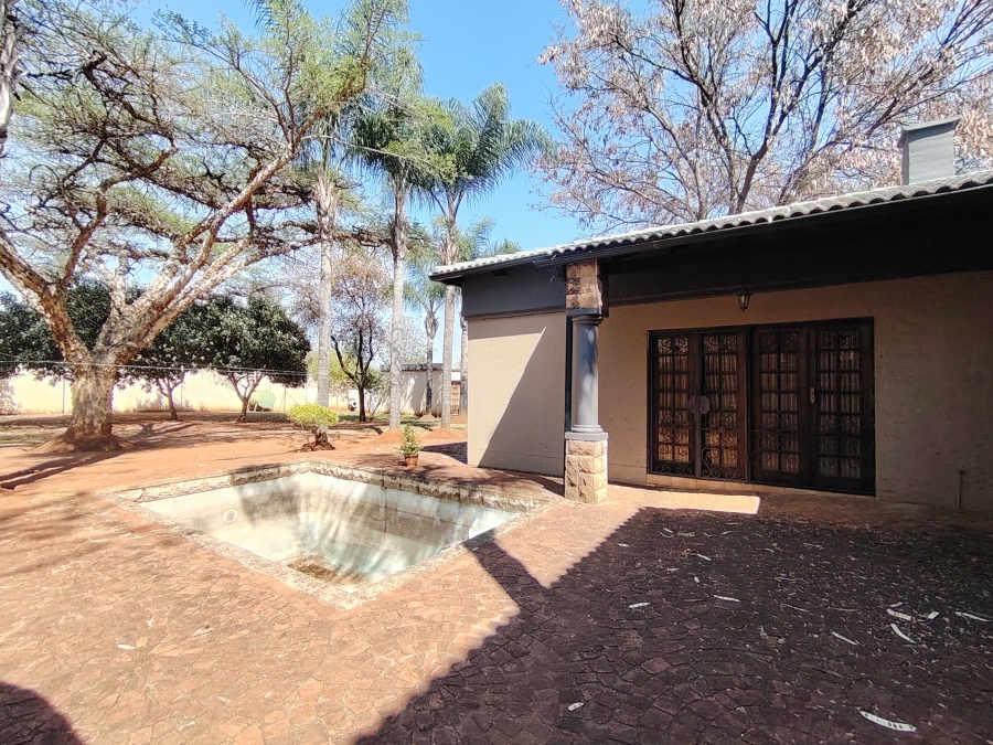 4 Bedroom Property for Sale in Kameeldrift East Gauteng