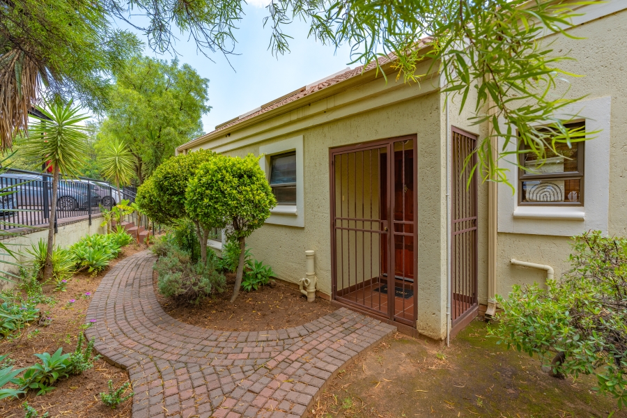 2 Bedroom Property for Sale in Broadacres Gauteng