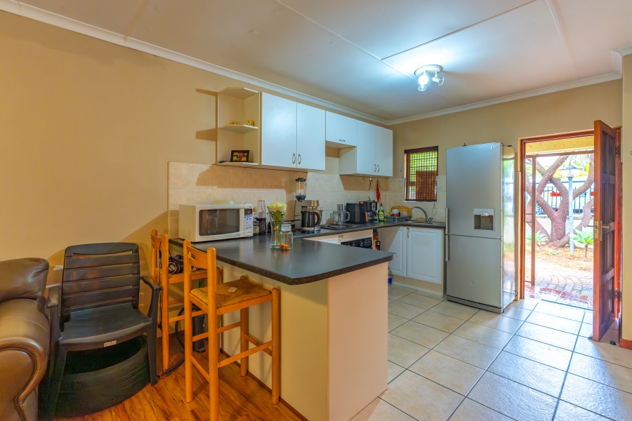 2 Bedroom Property for Sale in Broadacres Gauteng