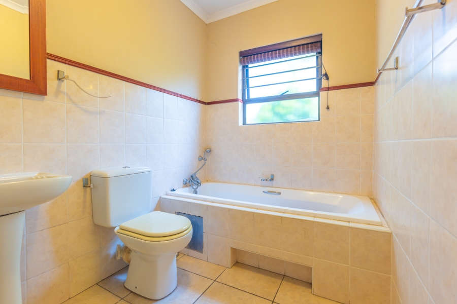 2 Bedroom Property for Sale in Broadacres Gauteng