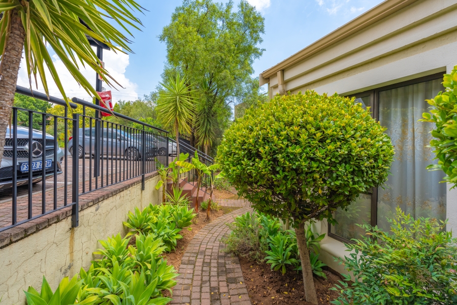 2 Bedroom Property for Sale in Broadacres Gauteng