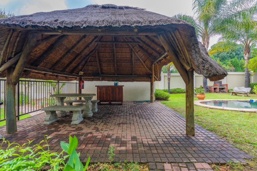 2 Bedroom Property for Sale in Broadacres Gauteng