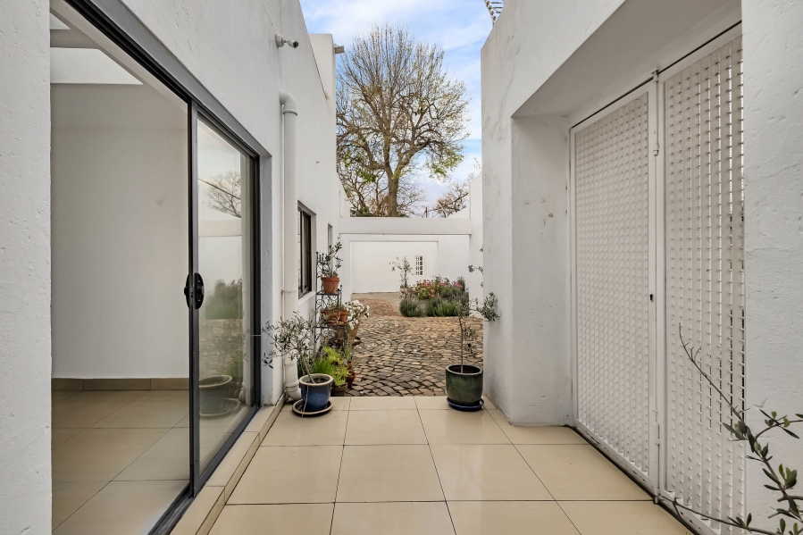4 Bedroom Property for Sale in Atholl Gauteng