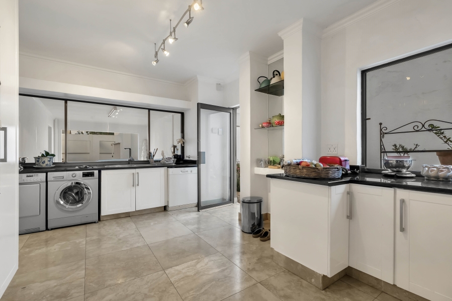 4 Bedroom Property for Sale in Atholl Gauteng