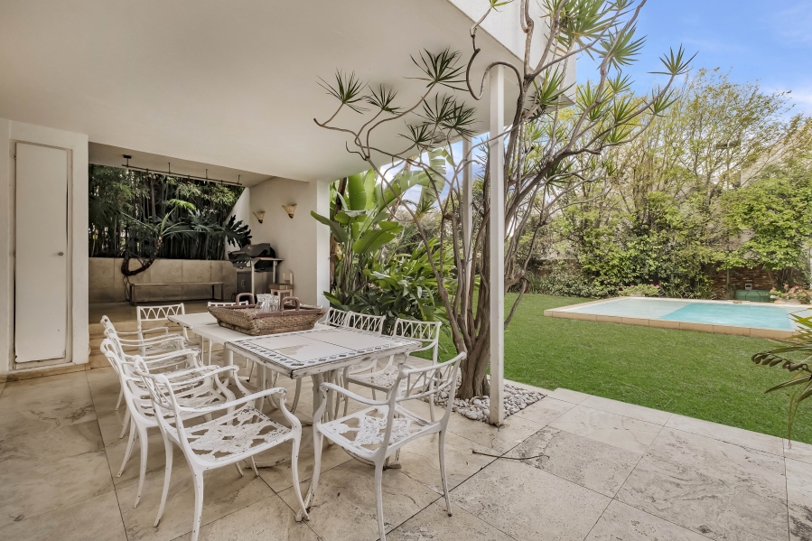 4 Bedroom Property for Sale in Atholl Gauteng