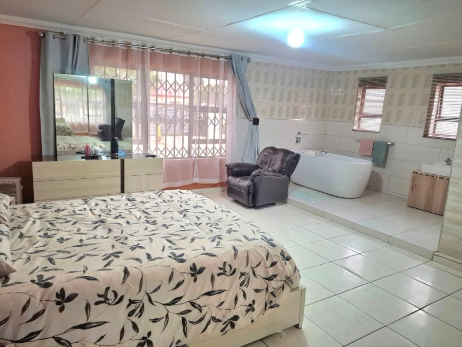 3 Bedroom Property for Sale in Westonaria Gauteng