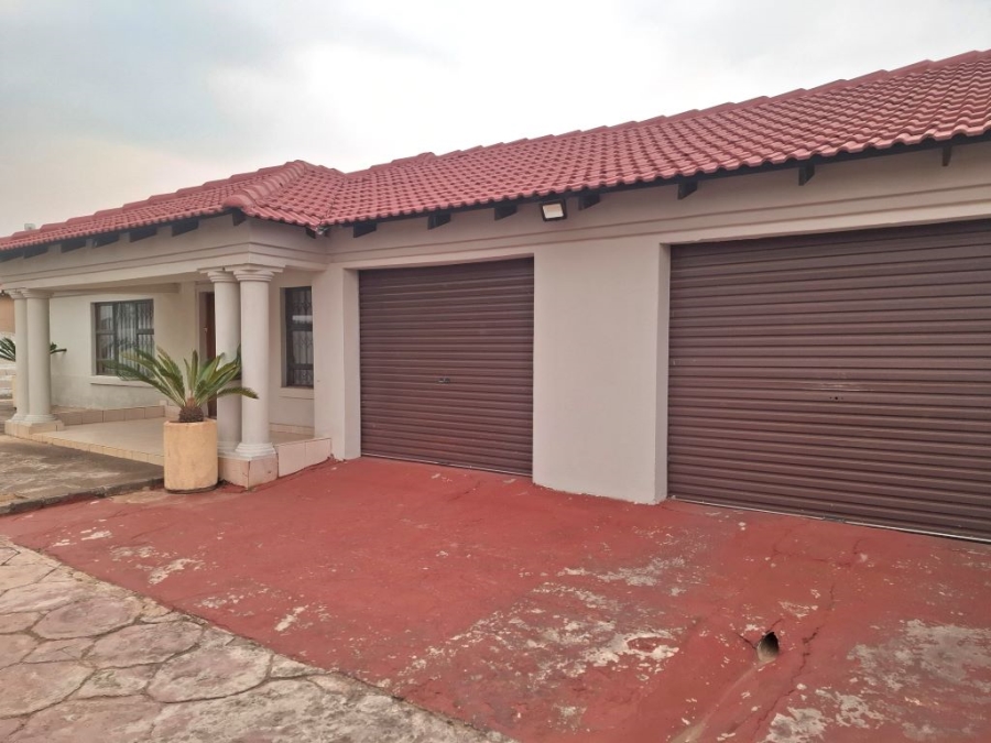 3 Bedroom Property for Sale in Westonaria Gauteng