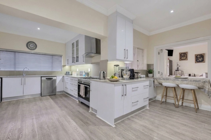 4 Bedroom Property for Sale in Emmarentia Gauteng