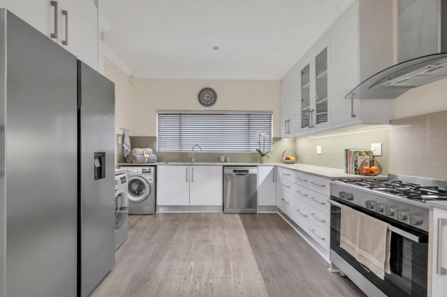 4 Bedroom Property for Sale in Emmarentia Gauteng