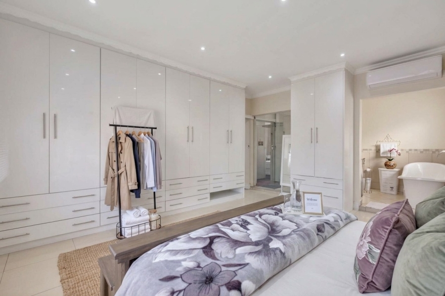 4 Bedroom Property for Sale in Emmarentia Gauteng