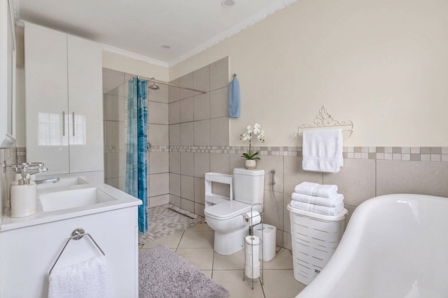 4 Bedroom Property for Sale in Emmarentia Gauteng