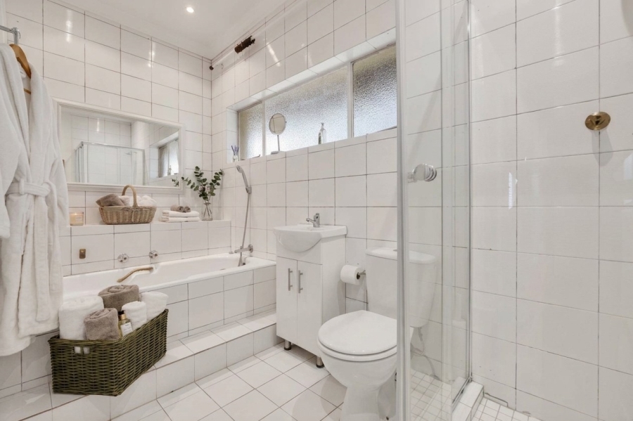 4 Bedroom Property for Sale in Emmarentia Gauteng